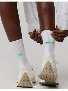 Jetlagged ✈️ Aerie Offline Crew Socks